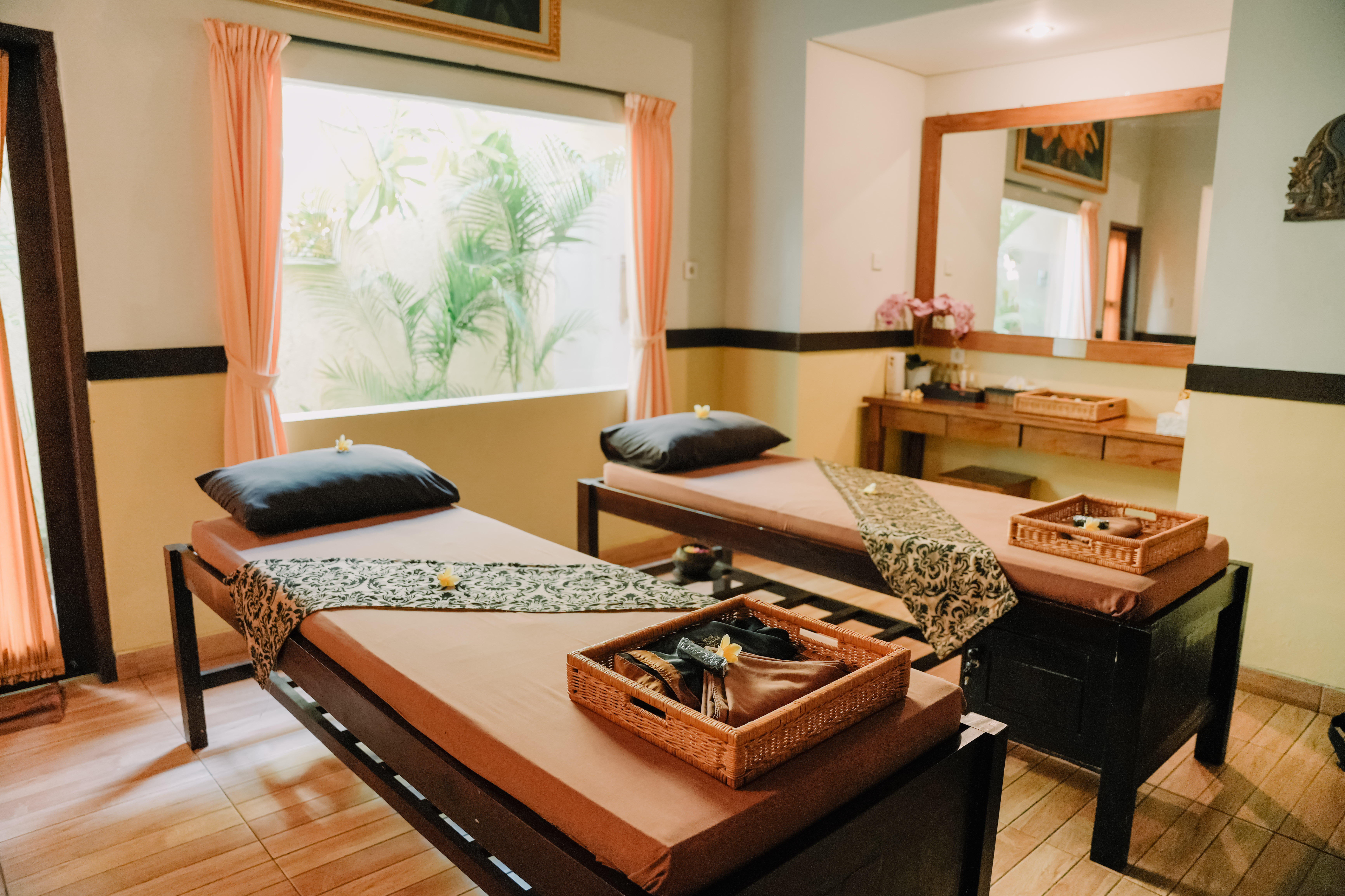 ROOM 2